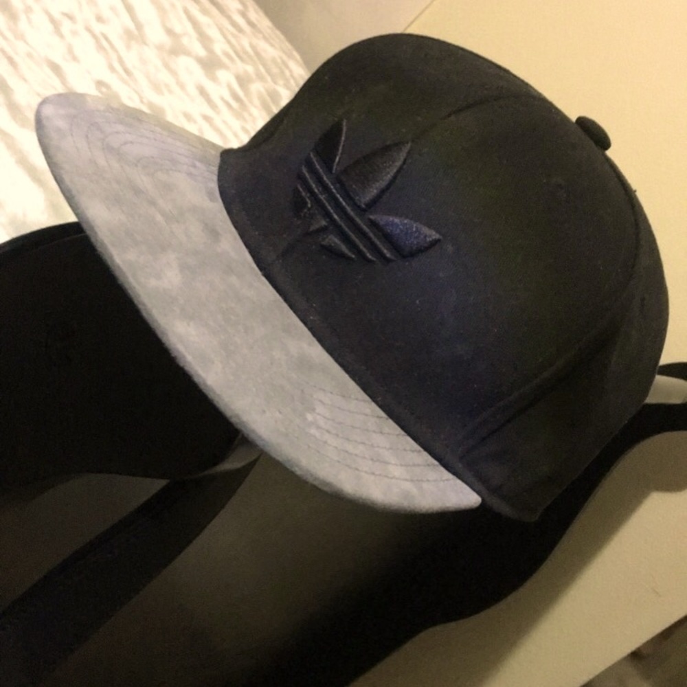 New very comfy Adidas snap back